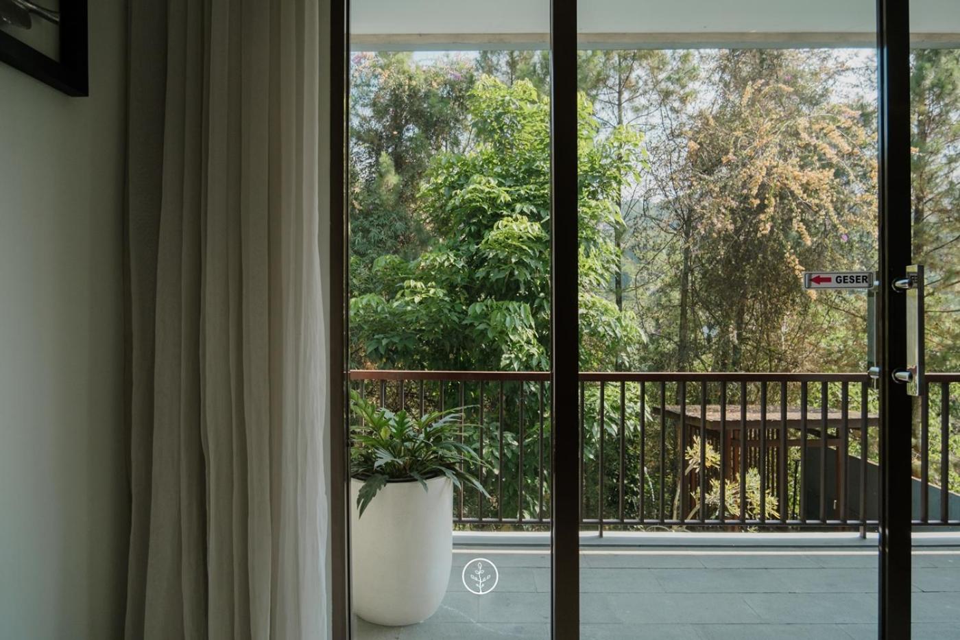Hikari Hill View Villa 7 Bedrooms With A Private Swimming Pool And Billiard 万隆 外观 照片