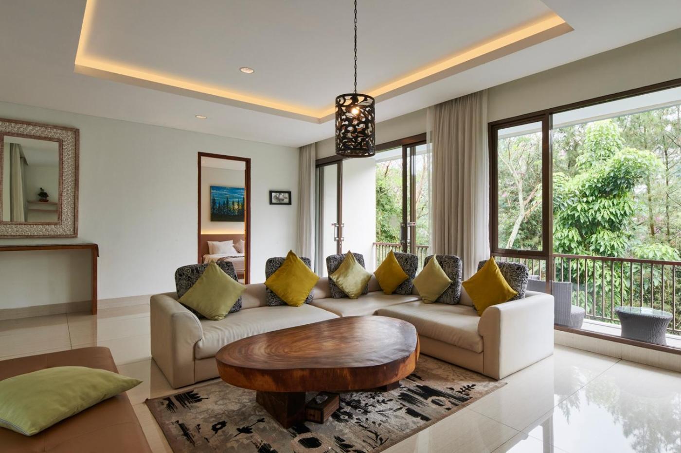 Hikari Hill View Villa 7 Bedrooms With A Private Swimming Pool And Billiard 万隆 外观 照片